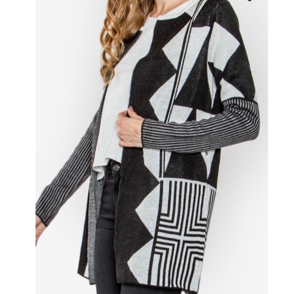 Sugar Lips Black/White Pattern Cardigan Size Small